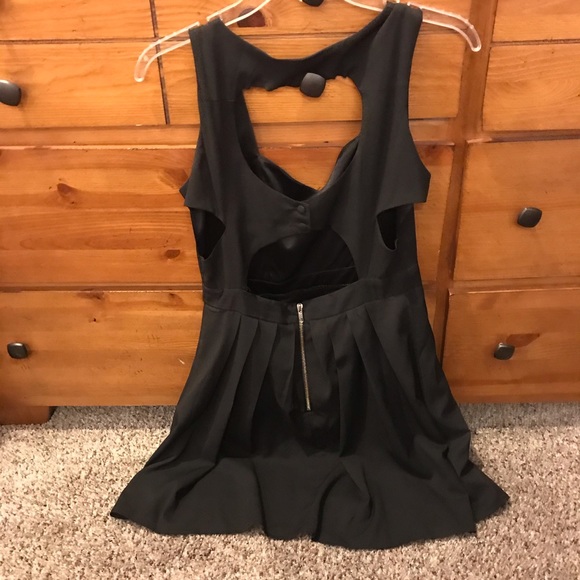 Black Dress with Heat Shaped Back - Picture 2 of 2